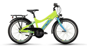 Kinderfahrrad in neon limettengrün mit geometrischen mittelblauen Akzenten, Gepäckträger, Kettenschutzblech und Lichtausstattung, 20 Zoll, seitliche Ansicht auf weißem Hintergrund