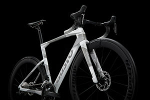Gusto GTR "Sport TE" 105er Di2 / Attaque 50er Carbon