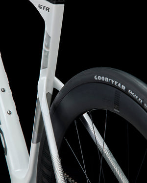 Gusto GTR "Sport TE" 105er Di2 / Attaque 50er Carbon