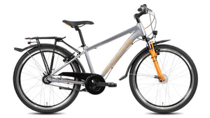 Grecos Kinderfahrrad in mattem grau mit Details in orange, Rücktrittbremse, 24 Zoll und ideal für 8- bis 12-Jährige, Licht und Gepäckträger, seitliche Ansicht vor weißem Hintergrund