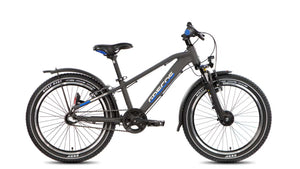 Grecos Kinderfahrrad in mattschwarz mit blauen Details, Rücktritt, 20 Zoll, seitliche Ansicht vor weißem Hintergrund