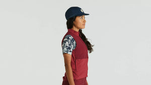 Specialized / Fjällräven Adventure Vest Woman, Pomegranate Red