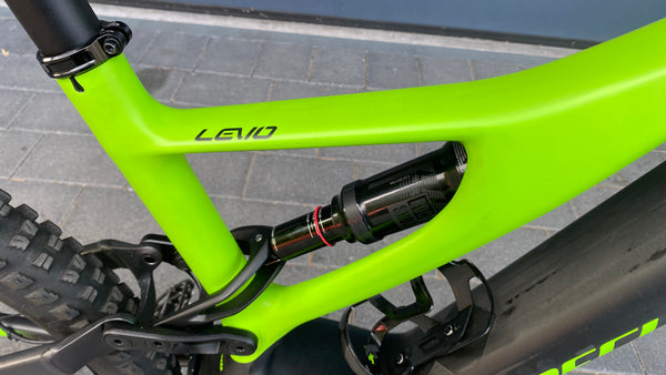 Specialized Levo Expert Carbon E-MTB, 2. Hand-Bike, nur 1340 KM