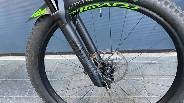 Specialized Levo Expert Carbon E-MTB, 2. Hand-Bike, nur 1340 KM