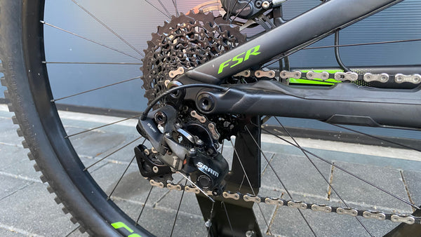Specialized Levo Expert Carbon E-MTB, 2. Hand-Bike, nur 1340 KM