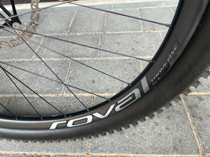 Specialized S-Works Levo E-MTB, 2. Hand-Bike, nur 300 KM