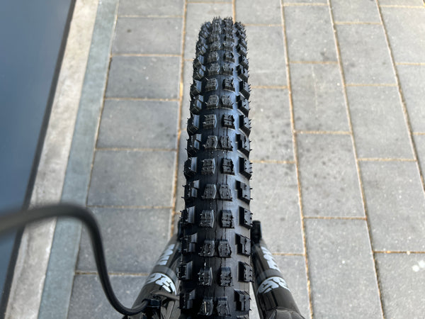 Specialized Levo Comp E-MTB, 2. Hand-Bike, nur 1300 KM, Neuzustand, Lupine Scheinwerfer