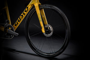 Gusto GTR "Legend Pro" Ultegra Di2 / Campagnolo Shamal Carbon