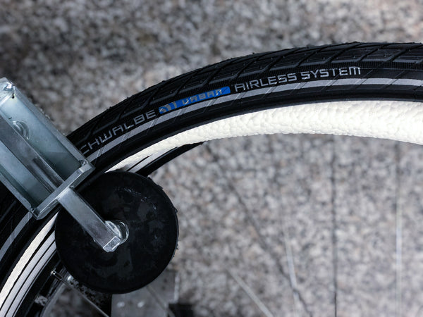 Umrüstung auf die Original Schwalbe Airless-Bereifung für beide Laufräder, MIT Material